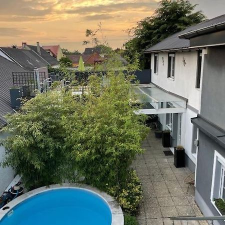 Willa Outlet Center House, Pool-Jacuzzi-Garden-Sundeck Parndorf Zewnętrze zdjęcie